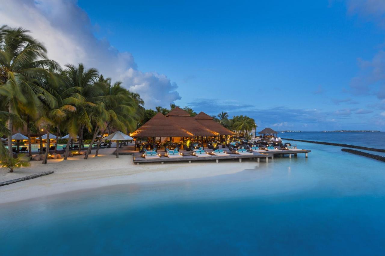 Kurumba Maldives Vihamanaafushi Exterior photo The Beach Bar at the Island Resort