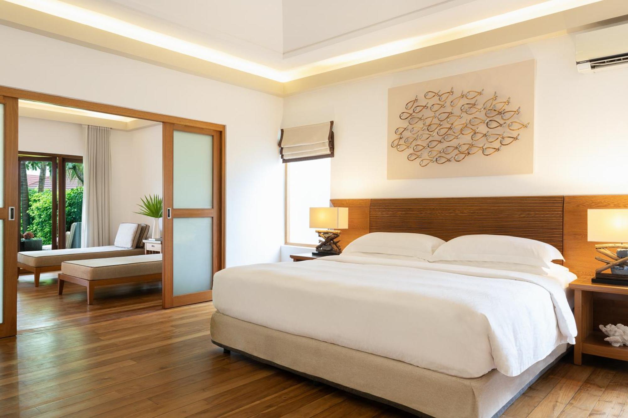 Kurumba Maldives Vihamanaafushi Exterior photo A bedroom at the resort