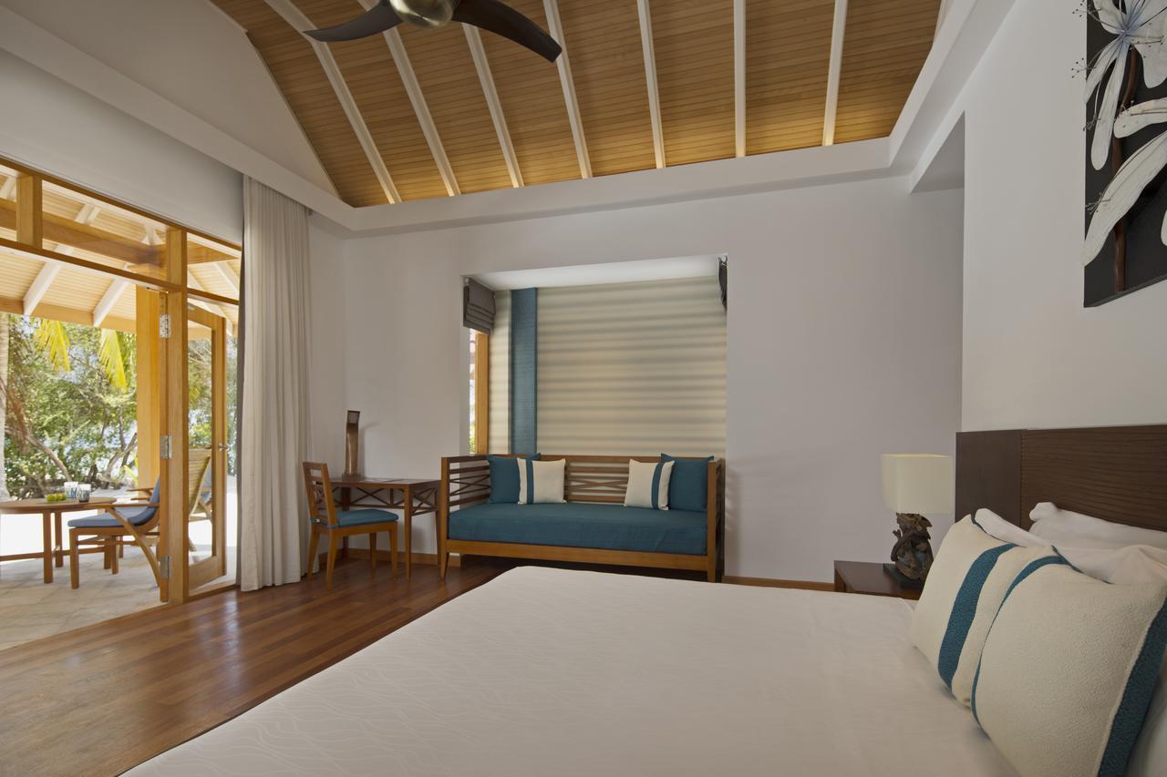 Kurumba Maldives Vihamanaafushi Exterior photo A bedroom at the resort
