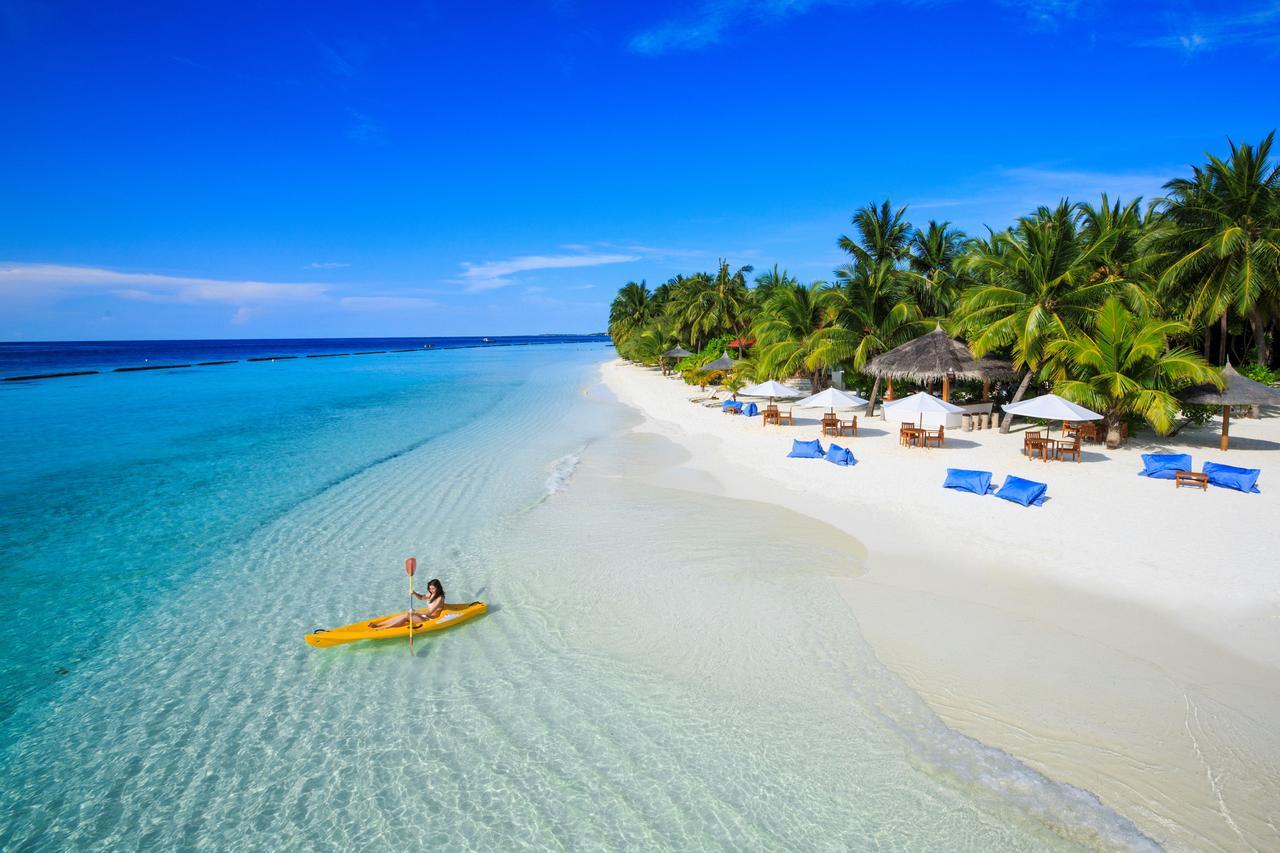 Kurumba Maldives Vihamanaafushi Exterior photo A beach in Maldives