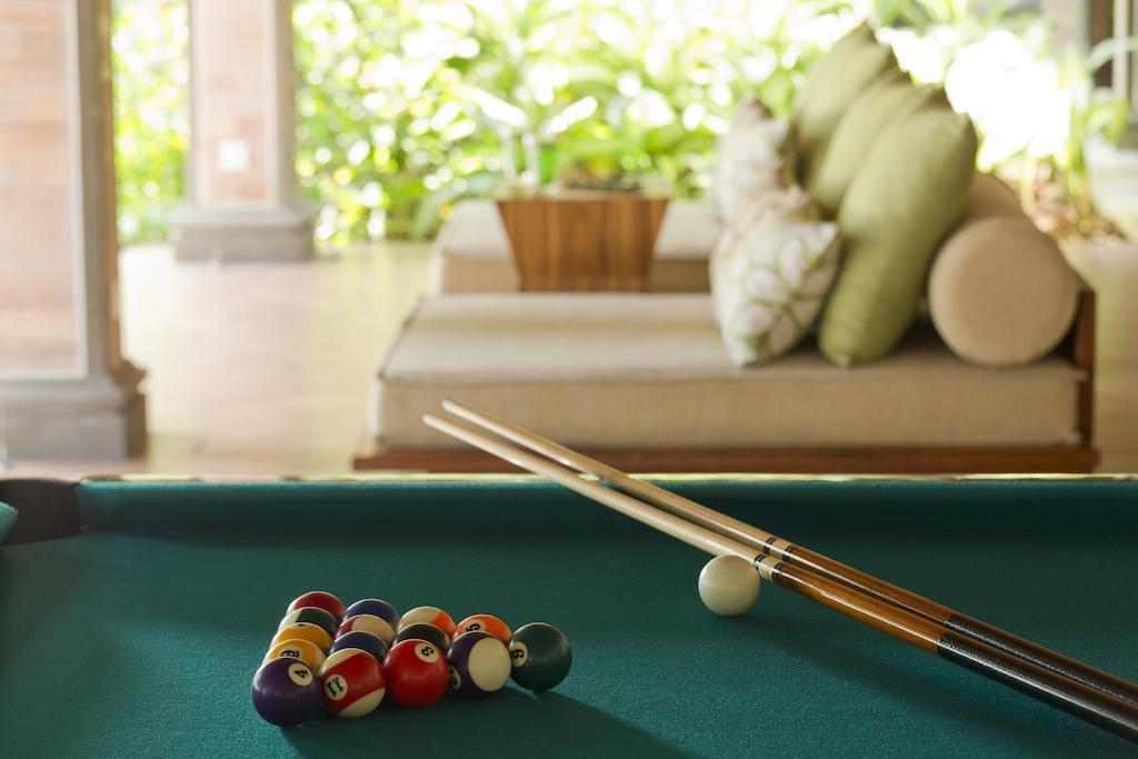 Kurumba Maldives Vihamanaafushi Exterior photo Pool table